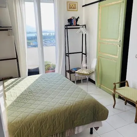 Livart Guest house *