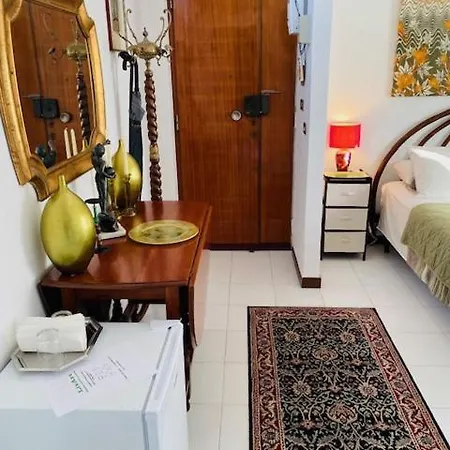 Livart Guest house *